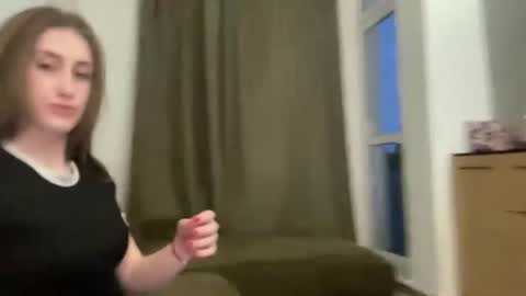 walkiria19 online show from April 2026 05:47:01 PM