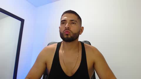 Snapshot of walter_brownn01 chatting on January 2025 11:22:02 PM WALTER BROWN online show from January 2025 11:22:02 PM