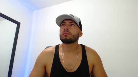 Snapshot of walter_brownn01 chatting on January 2025 04:01:02 PM WALTER BROWN online show from January 2025 04:01:02 PM