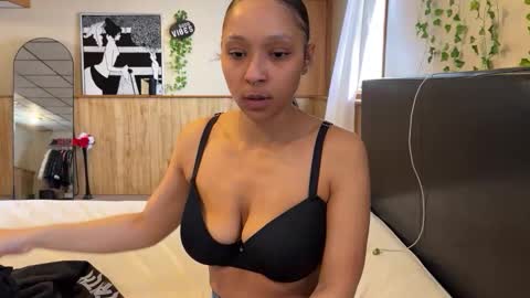 wanderlustgaal online show from March 2026 05:02:01 PM