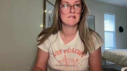 Snapshot of wanderlustjade chatting on January 2025 03:50:01 PM Jade  Adonis online show from January 2025 03:50:01 PM