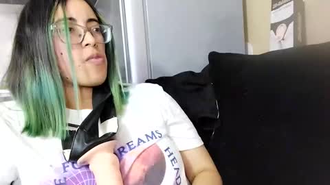 Waningrose  Lu online show from November 2025 09:24:02 PM