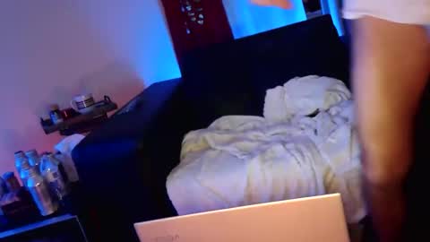 wantmymantofukme online show from November 2025 12:20:01 PM