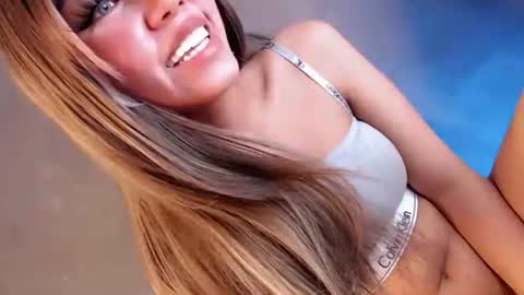 Isla Fox online show from September 2025 05:53:02 AM