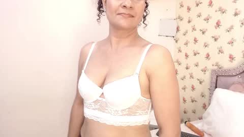 Milf Latina online show from March 2026 02:33:02 PM