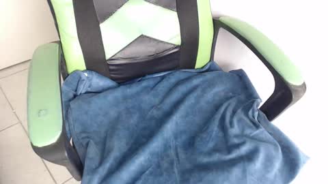 Trixie 3 online show from December 2025 02:02:02 PM