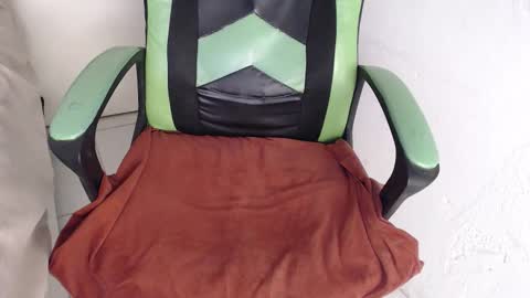 Trixie 3 online show from January 2026 03:26:01 PM