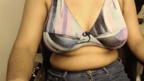 mina online show from November 2025 04:18:02 PM