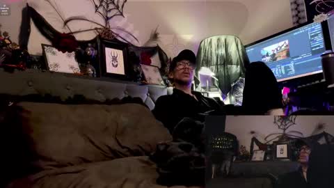 Snapshot of webz_and_kordz chatting on March 2026 01:22:01 AM WebzKordz online show from March 2026 01:22:01 AM