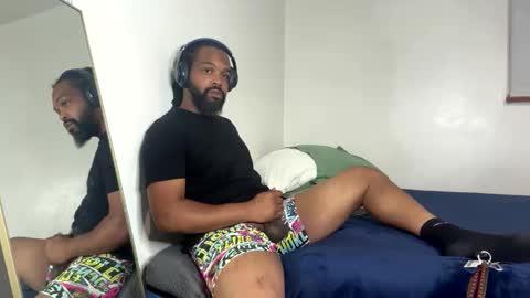 WeDaShit Come Vibe with me . online show from May 2026 12:08:02 AM