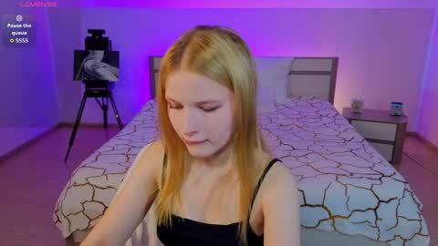 Snapshot of wekittycluby chatting on May 2026 09:27:02 AM kite and joe3 online show from May 2026 09:27:02 AM