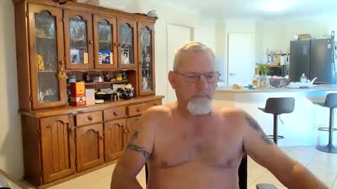 Wellhelloo online show from May 2026 04:54:01 AM