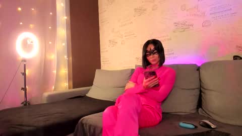 weloves3x online show from February 2026 10:14:01 AM