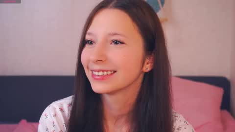 Nora online show from October 2025 07:04:02 PM