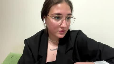 Snapshot of wendolynmusil chatting on May 2026 01:16:02 PM Anna online show from May 2026 01:16:02 PM