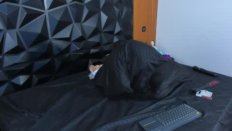 Wendy Marshall  online show from February 2025 07:59:02 PM