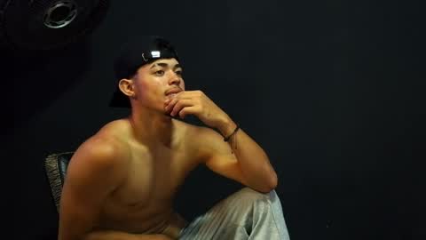 wesley_77 online show from April 2026 05:40:02 PM