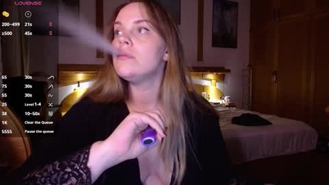 Lana online show from March 2026 06:57:01 PM