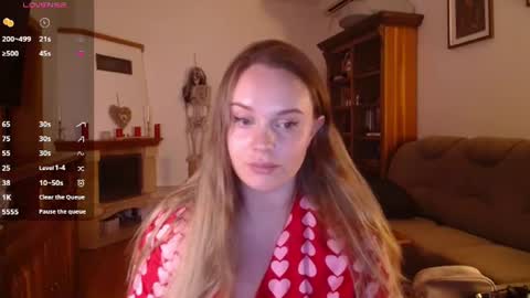 Lana online show from June 2026 07:42:01 PM