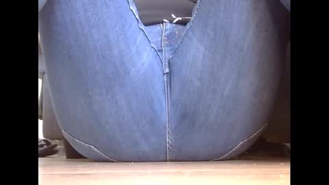 wet_pants2022 online show from March 2025 01:42:01 PM