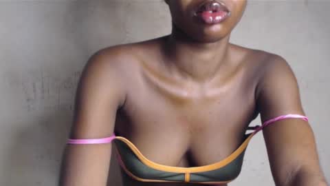 Snapshot of wet_pussy200 chatting on May 2026 07:25:01 AM Bella online show from May 2026 07:25:01 AM
