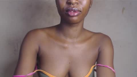 Snapshot of wet_pussy200 chatting on May 2026 09:38:02 AM Bella online show from May 2026 09:38:02 AM