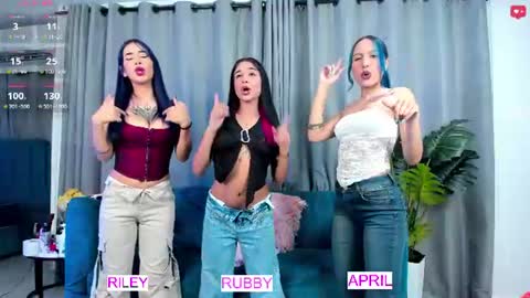 Snapshot of wetnaughtygirls chatting on June 2026 02:25:02 AM MY TEAM RUBBYAPRILRILEY online show from June 2026 02:25:02 AM