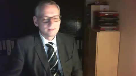 Franz online show from February 2025 06:33:02 AM