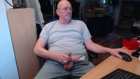 WeTwo online show from January 2025 03:57:02 PM