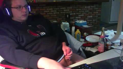 whateverdude555 online show from December 2025 04:06:01 AM