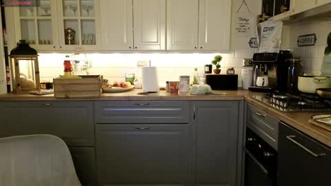 Snapshot of whats_her_name chatting on January 2025 09:23:02 PM Victoria Maria online show from January 2025 09:23:02 PM