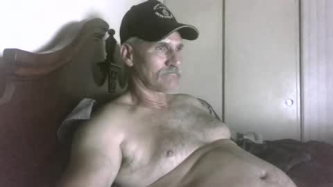 wheenidude online show from May 2026 12:00:01 PM
