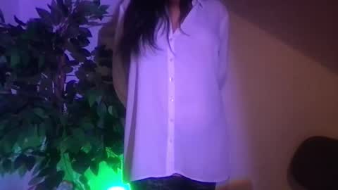 Snapshot of whisperingfire chatting on October 2025 09:39:02 PM Mel online show from October 2025 09:39:02 PM