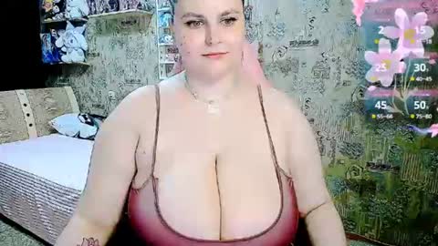 whisperinthedarkk online show from July 2026 08:40:02 PM