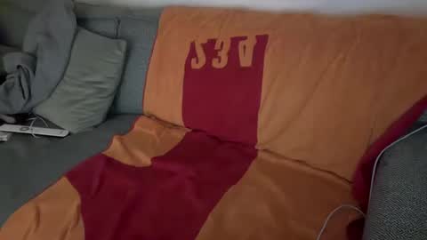 white_bubble online show from March 2025 06:54:01 PM