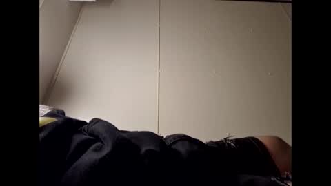 whiteboi9284 online show from November 2025 12:21:01 AM