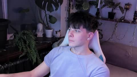 Gus online show from December 2024 06:11:01 PM