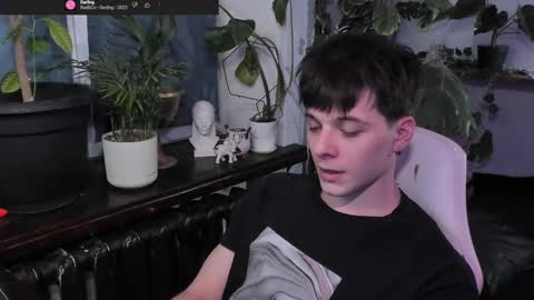 Gus online show from February 2025 07:03:01 PM