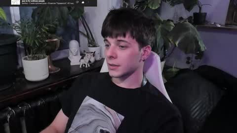 Gus online show from March 2025 09:59:01 PM