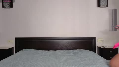 Snapshot of whiteflower_x0 chatting on September 2025 09:44:01 AM ASK ME online show from September 2025 09:44:01 AM