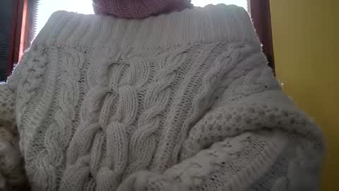 whitesweater online show from January 2025 11:06:02 AM