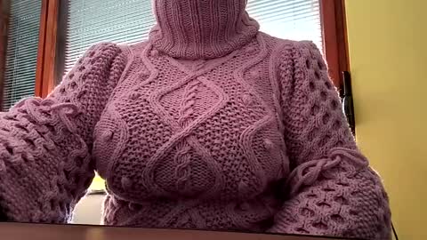 whitesweater online show from March 2025 07:19:01 AM