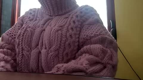 whitesweater online show from October 2025 07:19:02 AM