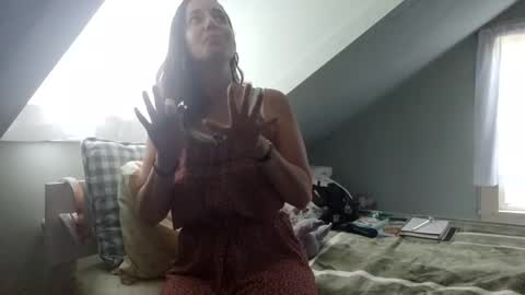 Miss Dior online show from November 2025 07:35:01 PM