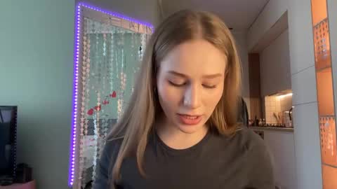 Alisa online show from January 2025 10:17:02 AM