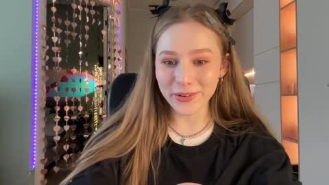 Alisa online show from March 2025 10:14:02 AM