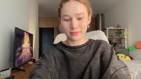 Alisa online show from September 2025 07:21:02 AM