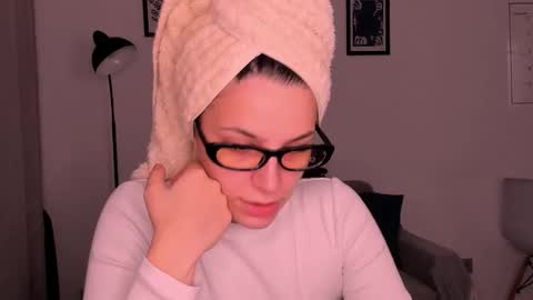 whoislulu online show from October 2025 06:52:01 PM