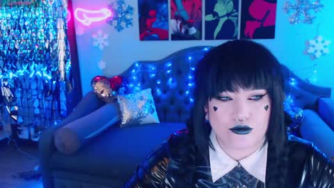 Laura  online show from January 2025 09:57:01 PM