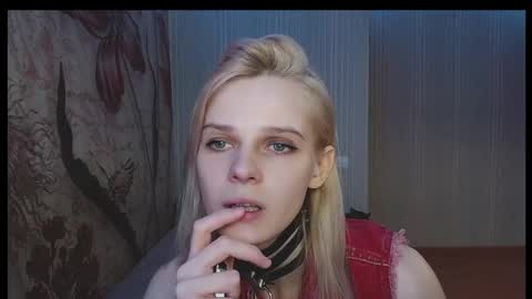 Snapshot of wicky_hey chatting on February 2025 07:14:01 PM Victoria online show from February 2025 07:14:01 PM